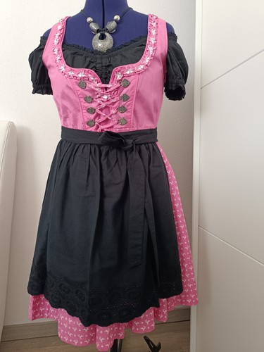 Dirndl mit bluse - und, schürze