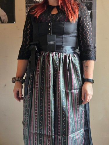 Neues dirndl nur anprobiert - nur,